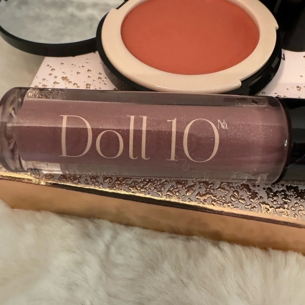 DOLL 10 BLOCKBUSTER LIP AND CHEEK COLLECTION. Swagger and Stiletto. NIB